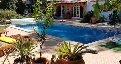 Family vila 15 people heated swimming pool , large garden, near beaches