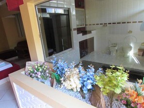 Deluxe Room | Desk, free WiFi, bed sheets