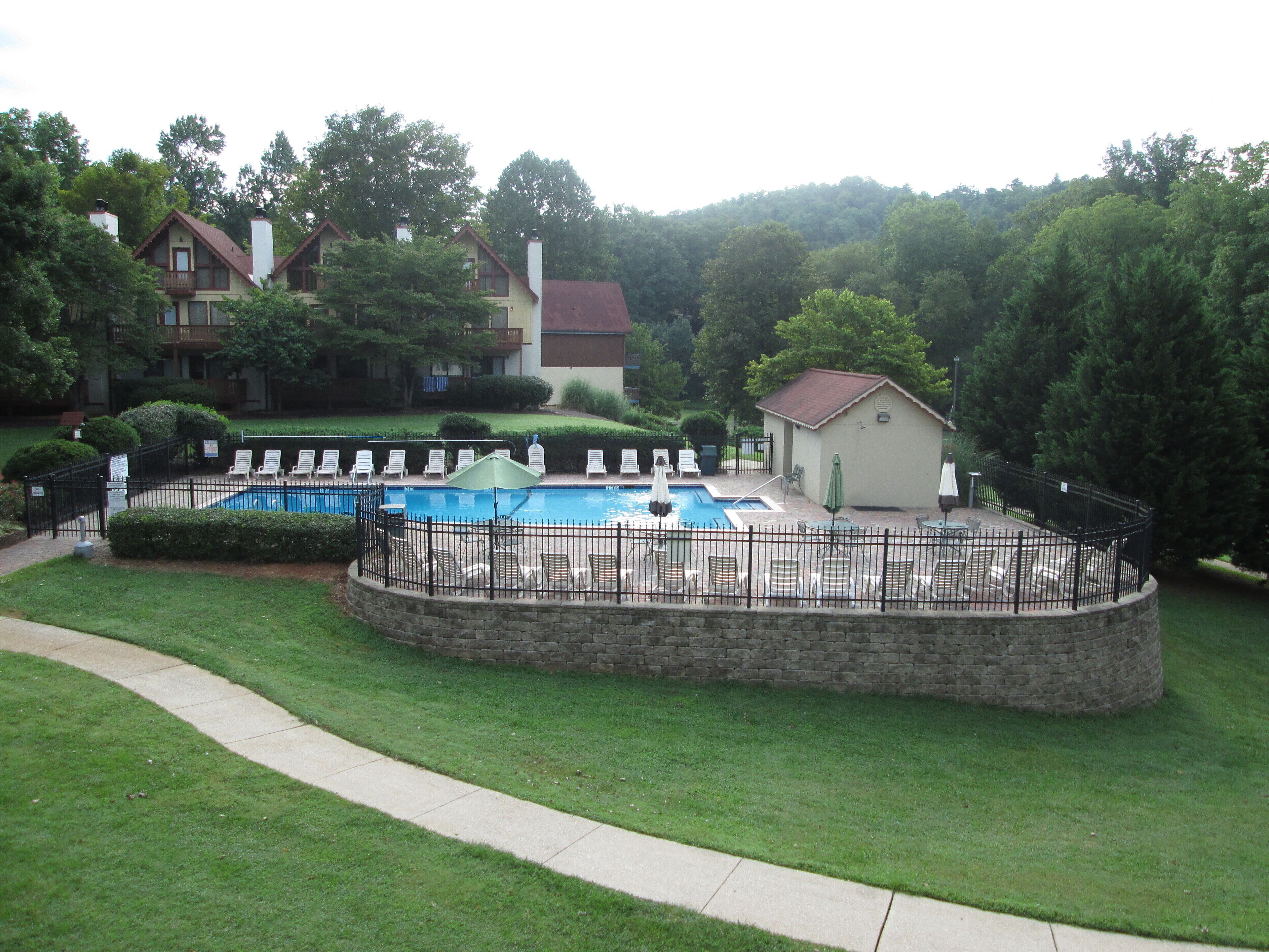 Chattahoochee River Waterfront, Tubing, Water Park, 2Pools, Hot Tub, Club House 