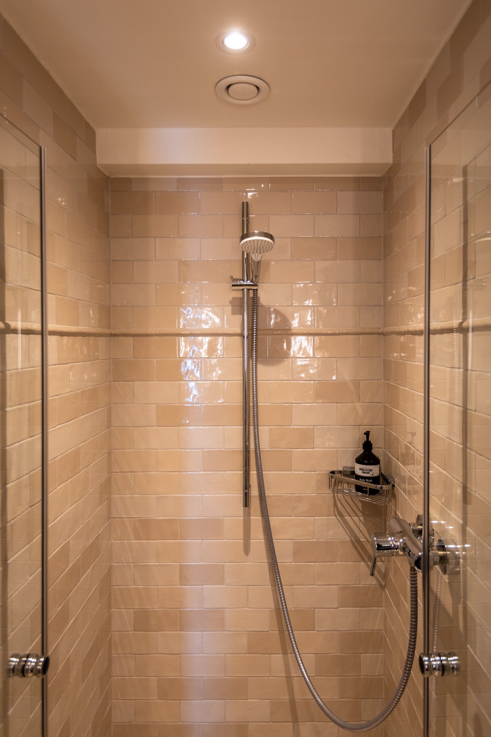 harbor view basic koje | bathroom | shower, free toiletries, hair dryer, bathrobes