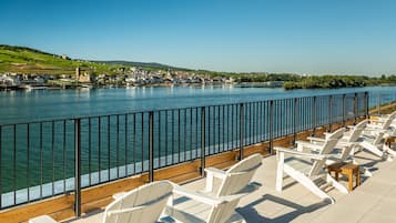 Innenpool, Außenpool (je nach Saison geöffnet)