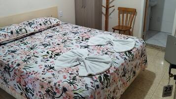 Comfort Double Room | Free WiFi, bed sheets