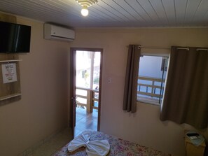 Quarto casal | Wi-Fi de cortesia, roupa de cama