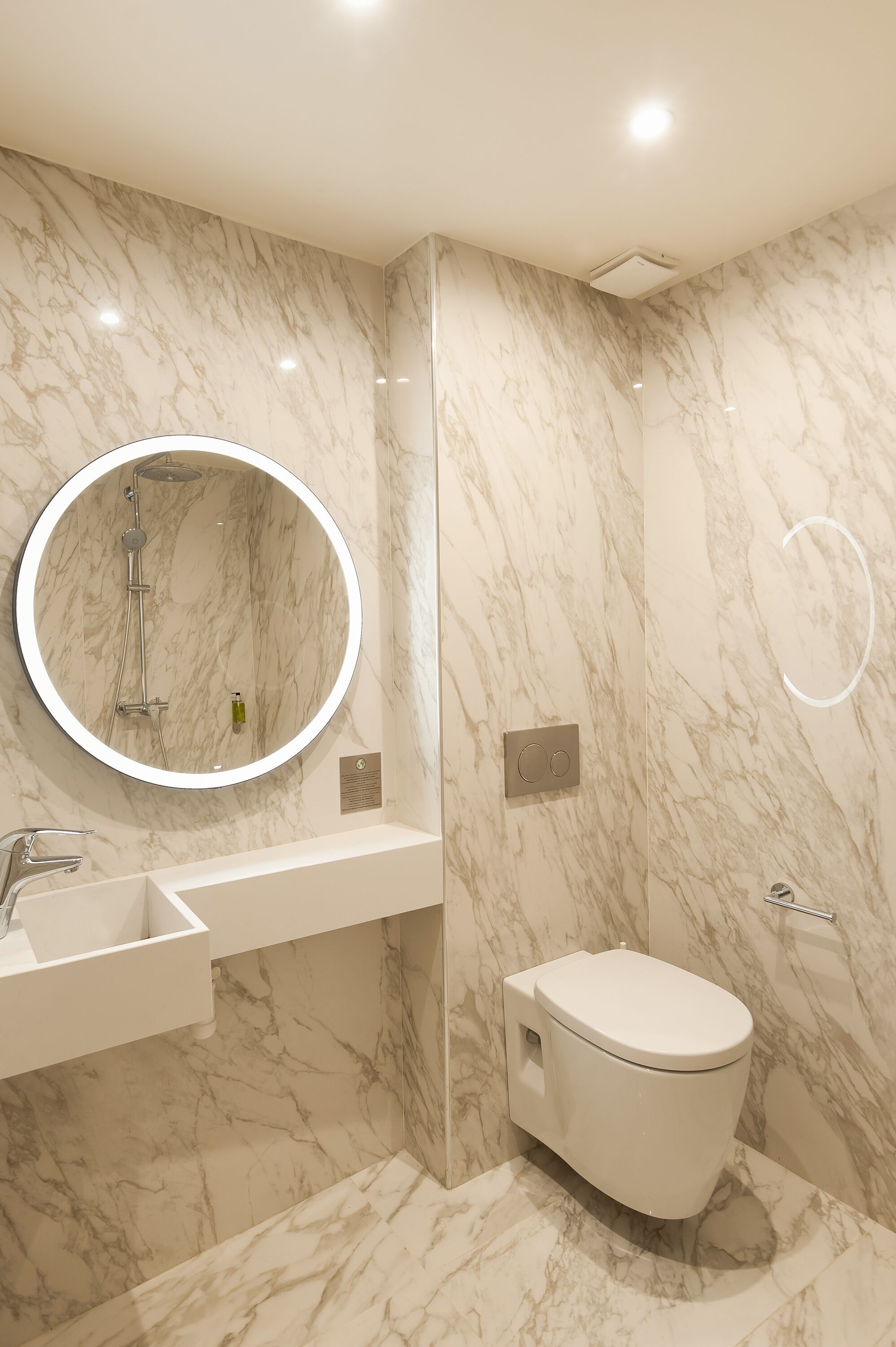 classic double room, accessible, patio (001) | bathroom | shower, free toiletries, hair dryer, towels