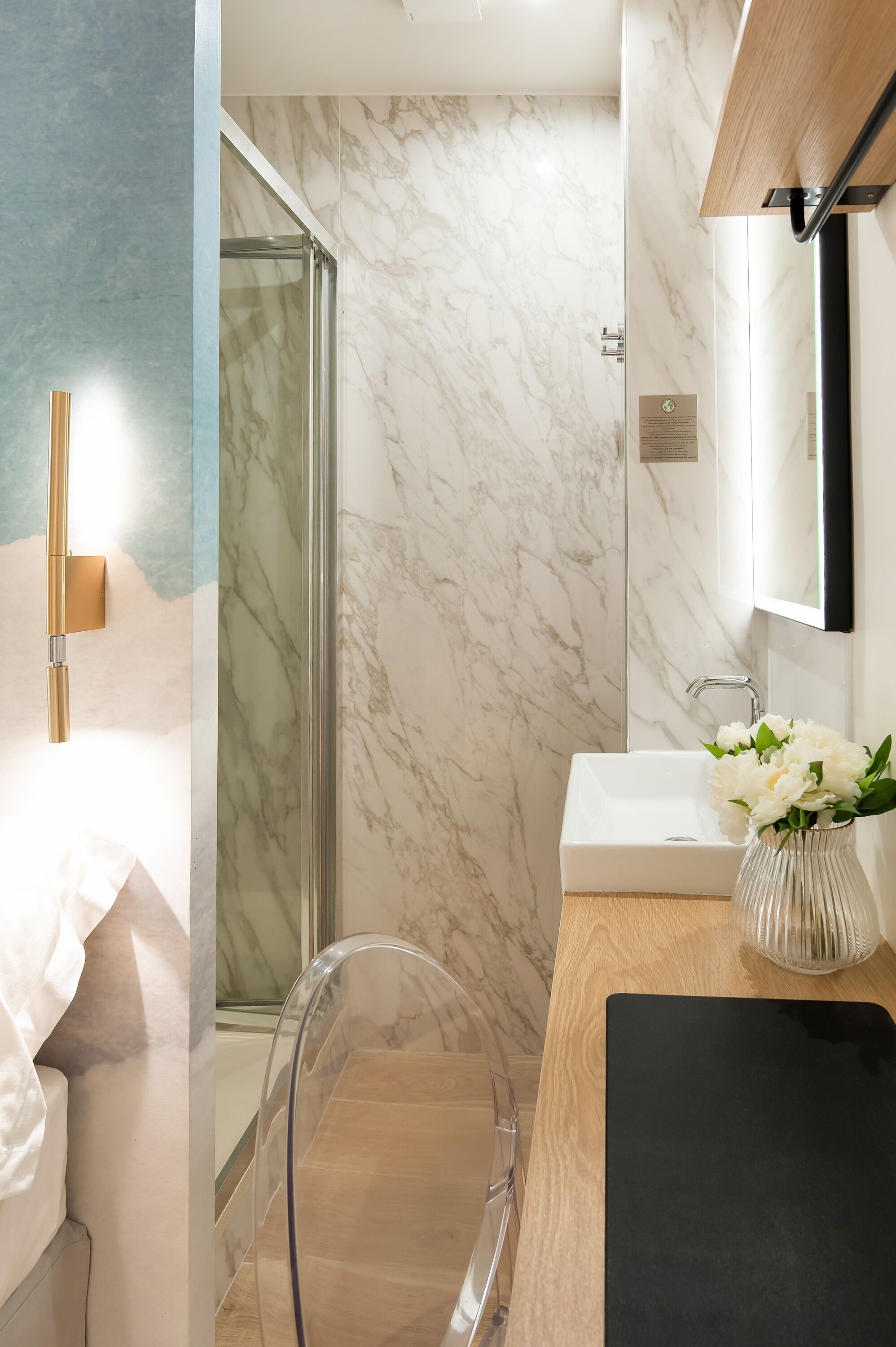 double room (401) | 1 bedroom, in-room safe, individually decorated, individually furnished