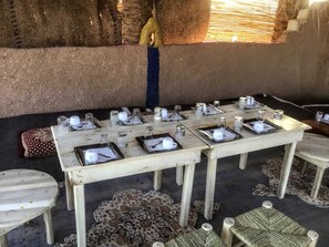 Breakfast, lunch and dinner served - The Nomad Dream Camp (M'Hamid El Ghizlane)