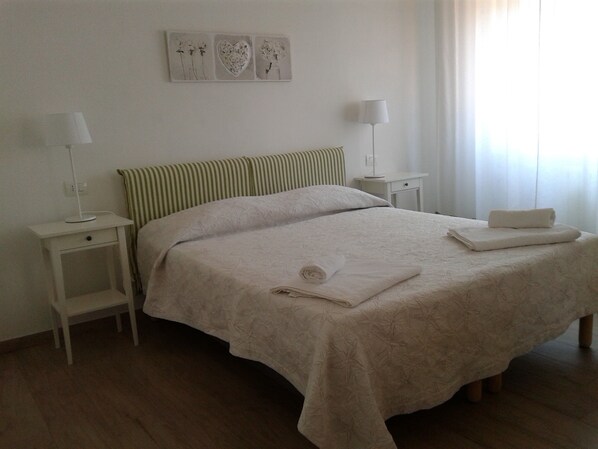 Free cots/infant beds, free WiFi, bed sheets