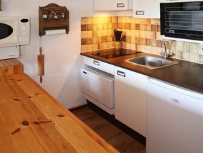 Réfrigérateur, micro-ondes, four, lave-vaisselle