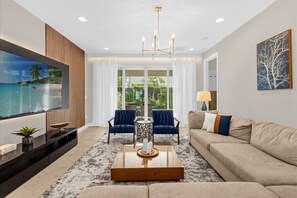 Flat-screen TV - 6 Bedrooms / 6.5 Bathrooms / Encore (410 LD) (Kissimmee)