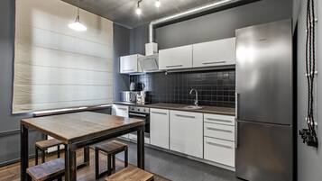 Zimmer | Eigene Küche | Kühlschrank, Mikrowelle, Herdplatte, Geschirrspüler