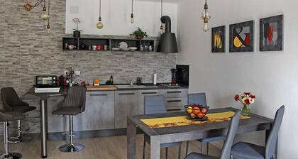 Apartment with independent entrance