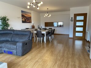 Dining - Ultra complete house with garden and barbecue, garage - 6 km from the beaches (Lourinhã)