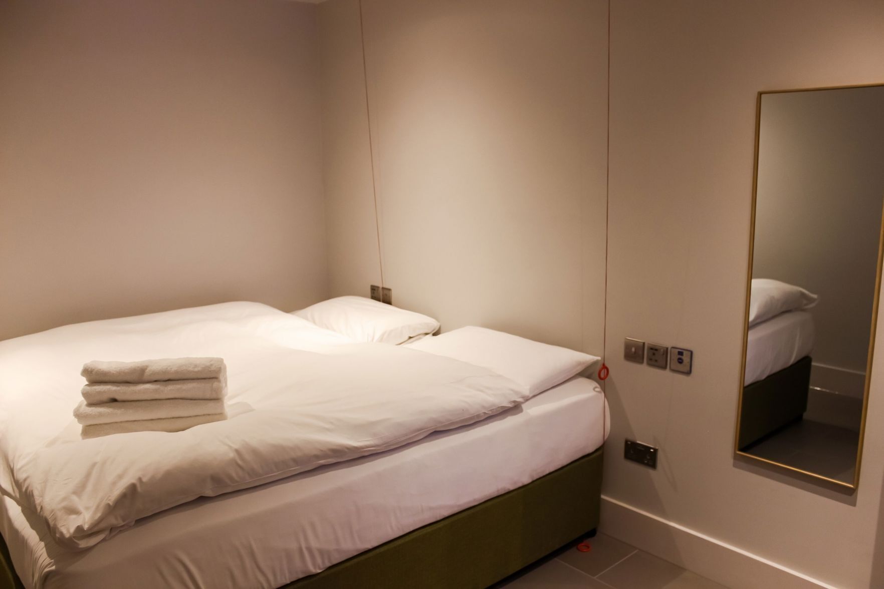 Ropa de cama de alta calidad, camas Select Comfort y insonorización 