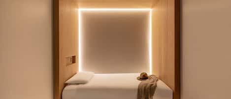 Cocoon 1 | 1 bedroom, premium bedding, Select Comfort beds, soundproofing