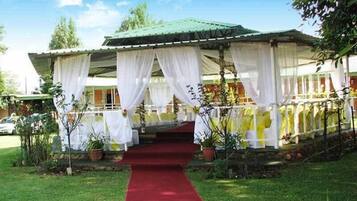 Área de bodas al aire libre