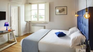 Junior Suite (Bacio) | Down comforters, minibar, soundproofing, cribs/infant beds