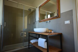 Deluxe Room | Bathroom | Shower, designer toiletries, hair dryer, bathrobes - CorteViva Boutique B&B (Perugia)