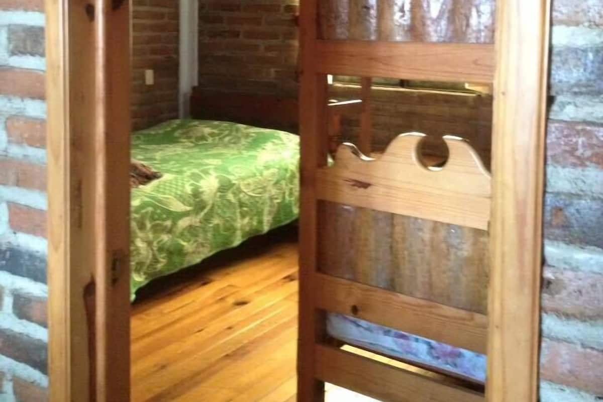 Basic Cabin, 3 Bedrooms, Kitchenette | 1 bedroom