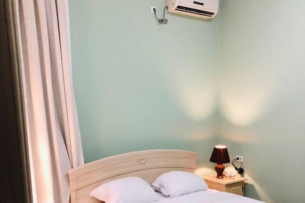 In-room safe, desk, iron/ironing board, free WiFi
