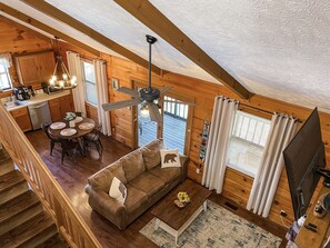 Smart TV, fireplace - Pet friendly/Hot tub/High speed internet/Location! (Sevierville)