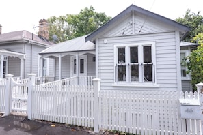 Exterior - Light-filled Renovated Villa, Walk to Ponsonby Rd (Auckland)