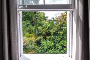 Interior - Light-filled Renovated Villa, Walk to Ponsonby Rd (Auckland)