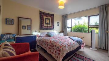 1 bedroom, iron/ironing board, internet, bed sheets