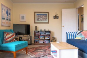 TV - Travellers Retreat 1 BDR Central Auckland (Auckland)