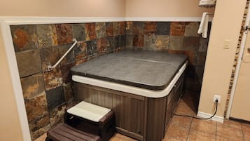 Suite de luna de miel | Tina de hidromasaje privada