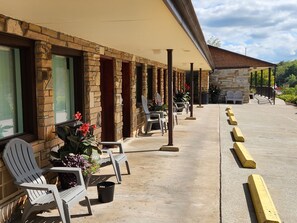 Exterior - Jefferson Hills Motel (Clairton)