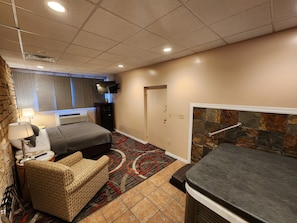 Honeymoon Suite | Private spa tub