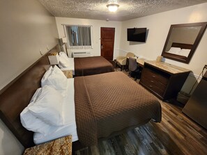 Double Room | Free WiFi, bed sheets, wheelchair access - Jefferson Hills Motel (Clairton)
