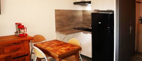 Kühlschrank, Mikrowelle