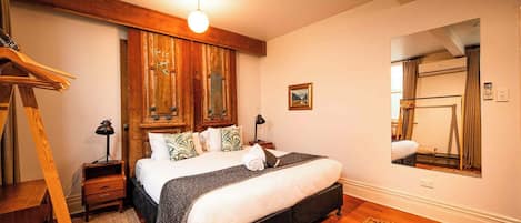3 chambres, fer et planche à repasser, accès Internet, draps fournis