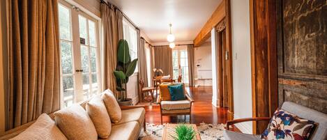 Télévision, Netflix, services de streaming, espaces bureaux