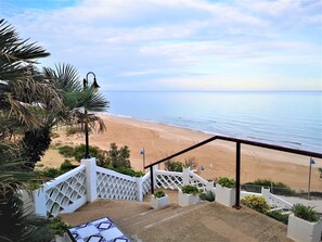 Solsenger og strandhåndklær