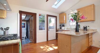 Curtis Cottage · Berkeley Cottage, comfy, stylish, good wifi