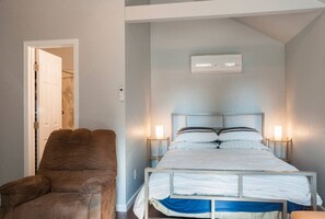 House | 4 bedrooms, individually decorated, individually furnished