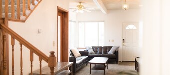 Large House on a Hill- 15 Min Walk 2 Bart