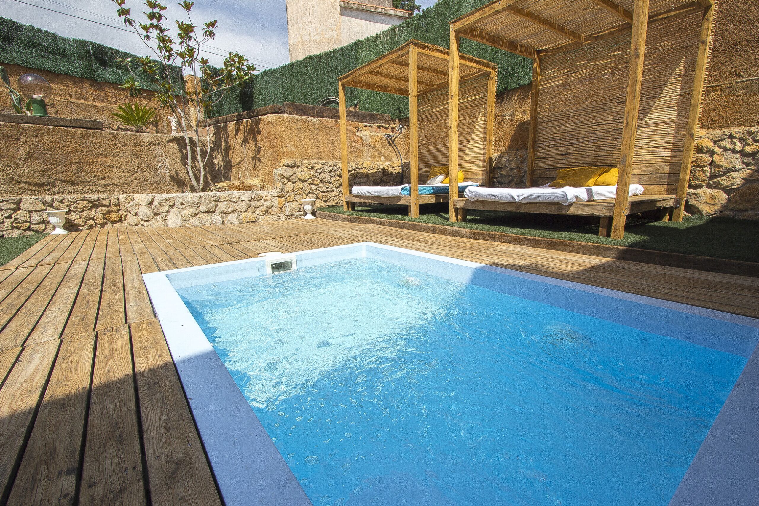 Splendid Sanctuary w/ private pool 15km to Sitges!