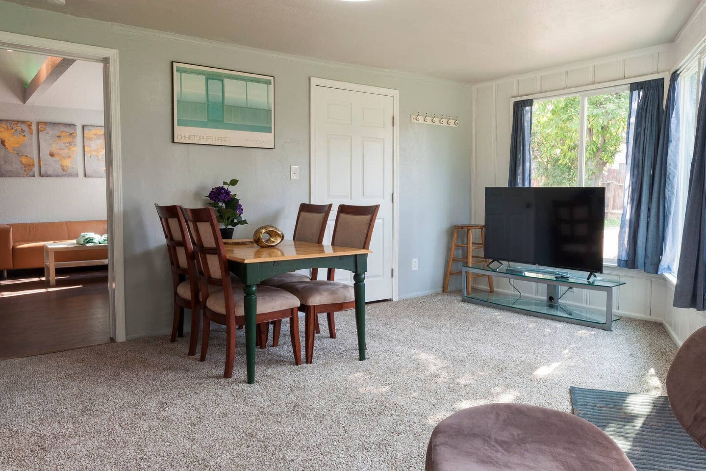 House | In-room dining