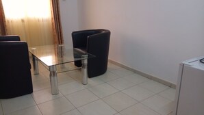 Unclassified image, 4 of 12, button - Hotel Venise (Niamey)