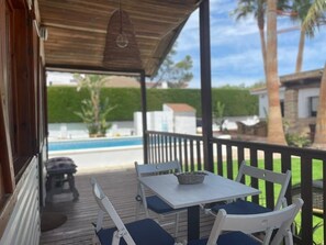 Outdoor dining - VILLA LAS PALMERAS Beautiful house with private pool  (Les Tres Cales)