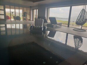 Indoor pool - Fab View (Dingle)