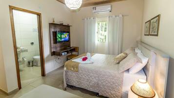 Triple Room | Minibar, iron/ironing board, free WiFi, bed sheets