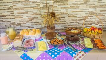 Free daily buffet breakfast