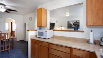 House | Private kitchen | Full-sized fridge, microwave, oven, stovetop