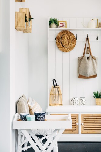 Typical Belgian Coast cottage close to the sea with private parking.