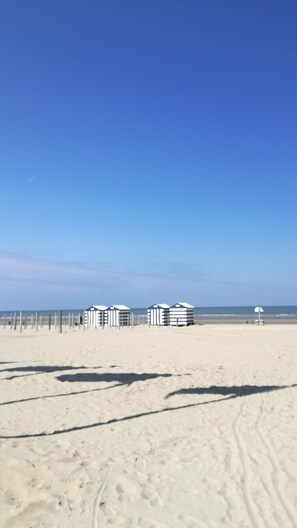 Beach - Typical Belgian Coast cottage close to the sea with private parking. (Koksijde)