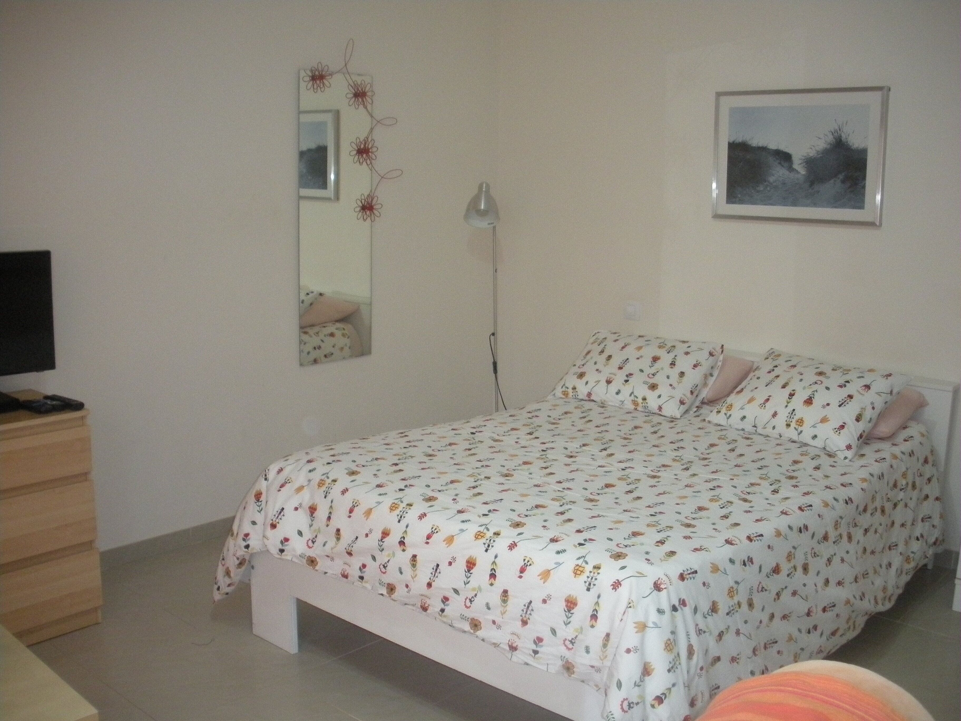 Pengeskab på værelset, strygejern/strygebræt, Wi-Fi, sengetøj